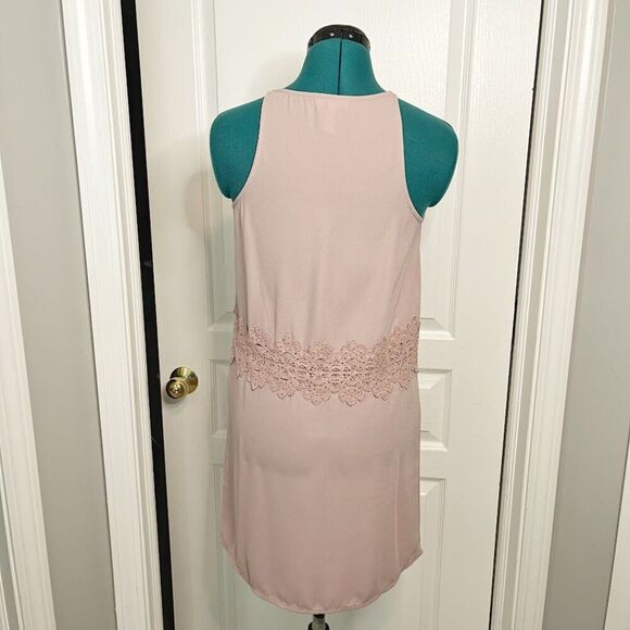 Leith Lace Crochet Sleeveless Slip Lightweight Unlined Knee Length Shift Dress - Picture 2 of 11